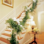 From the thousands of fresh garlands handmade by 1-800-Cut-Greens since 1977, weï¿½ve put together a gallery of photographs to help you design an assortment of wedding garland for your special day.